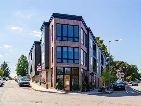 46 Belgrade Ave Unit 2, Boston, MA 02131