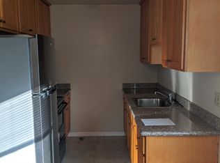 907 Granada St #10, Belmont, CA 94002