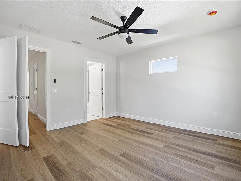 206 W Fox St #A — Photo 5