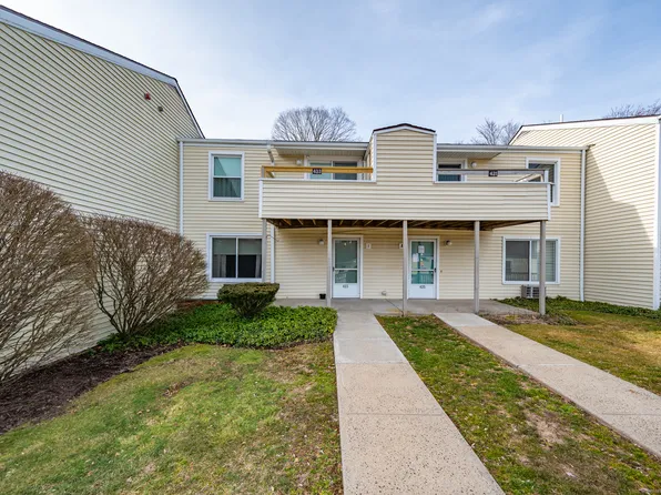423 East Mitchell Avenue #423, Cheshire, CT 06410