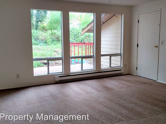 3rd image of 5315 Beach Dr #B