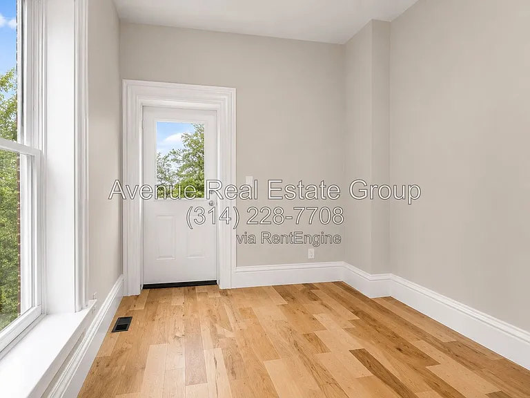2329 Hickory St — Photo 13