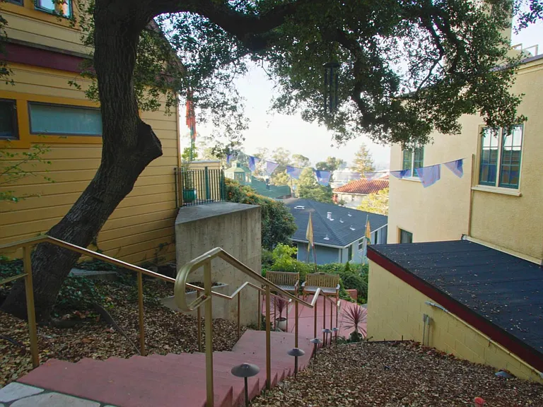 1815 Highland Pl — Photo 30