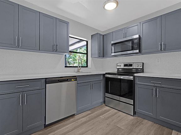4th image of 571 NW 41st Street