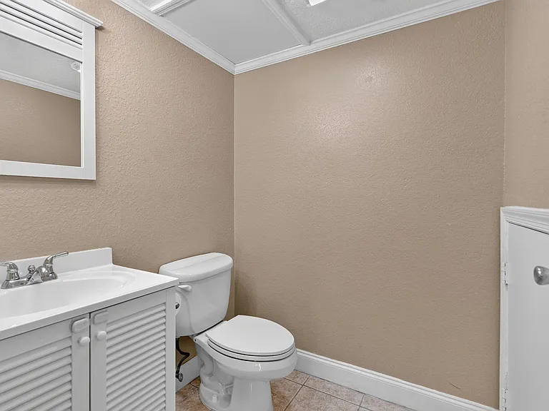 110 N Delaware Blvd #15D — Photo 22