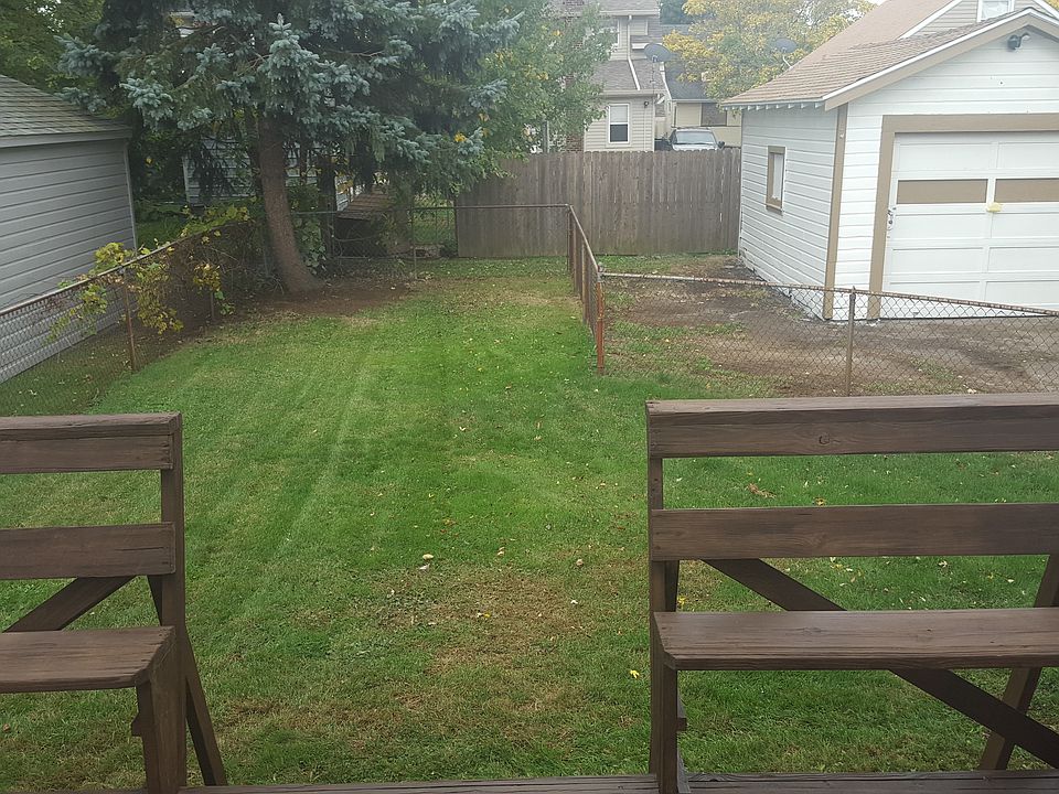 2nd image of 834 Saxon Ave