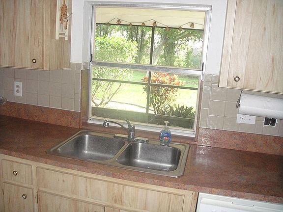 Kitchen Pass thru to Lanai