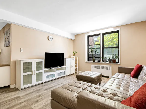 96-09 67th Avenue image 9 of 24