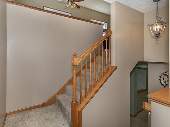 4th image of 15379 Foster Dr N