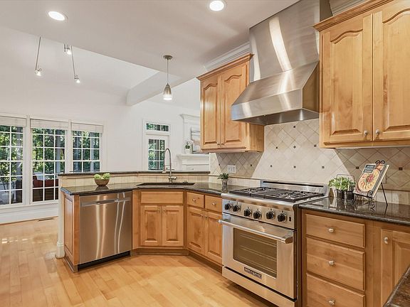 3rd image of 6401 Cedar Waters Dr