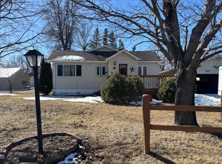 776 Pacific Ave, Hancock, MN 56244