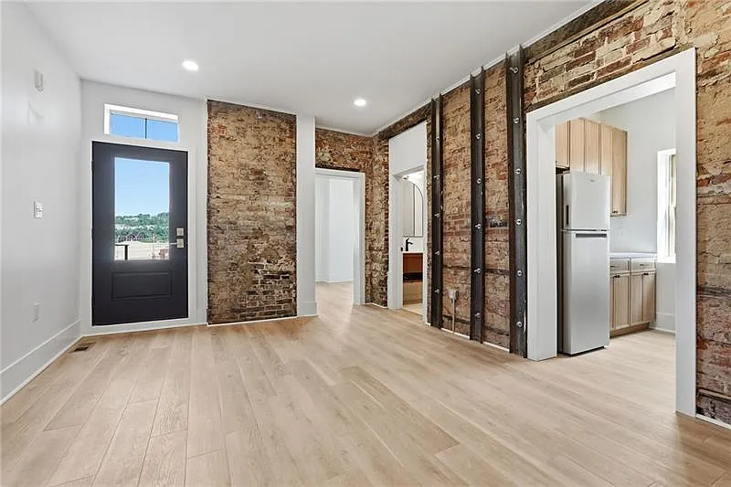 1 bed, 500 sqft, $1,700 — Photo 2