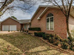 1 Crieff Ln, Bella Vista, AR 72715