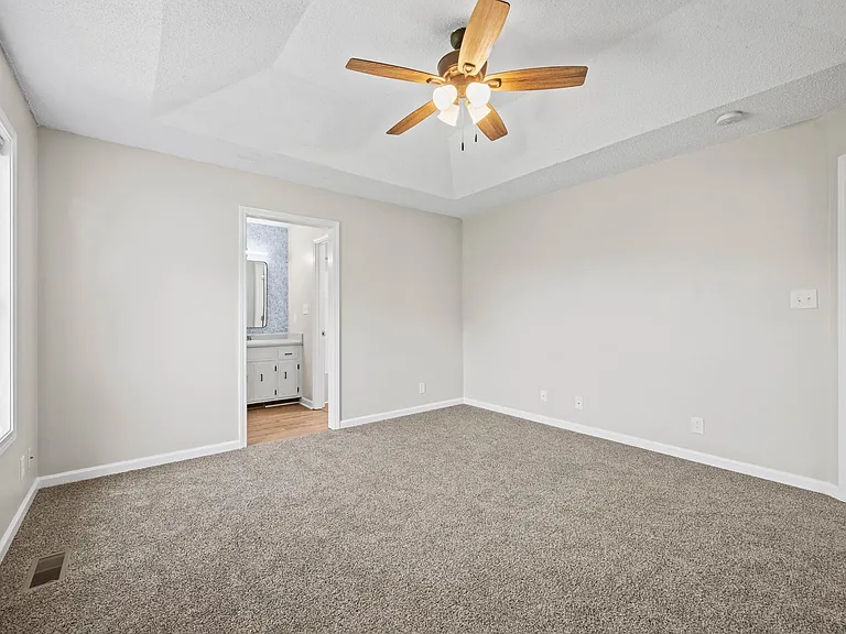 1043 Holly Rock Ct — Photo 11