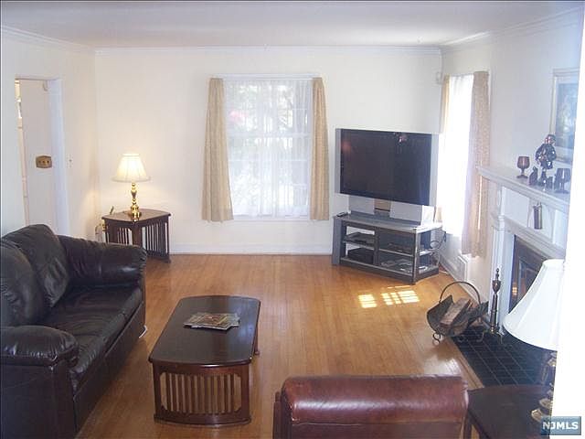 2nd image of 337 Vose Ave