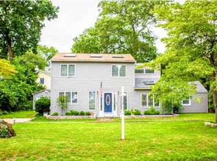 9 Virginia Rd, Lake Grove, NY 11755