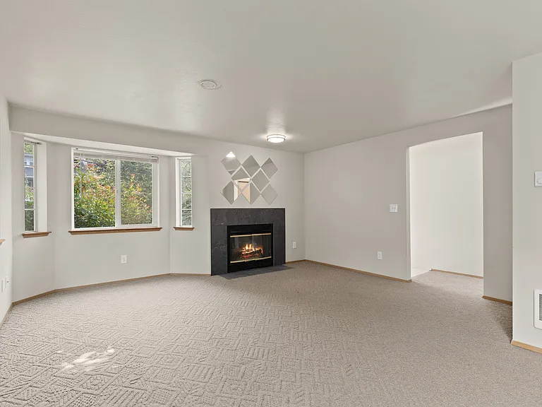3036 4th Ave W #3 — Photo 2