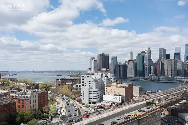 Sold by Sotheby's International Realty | media 27