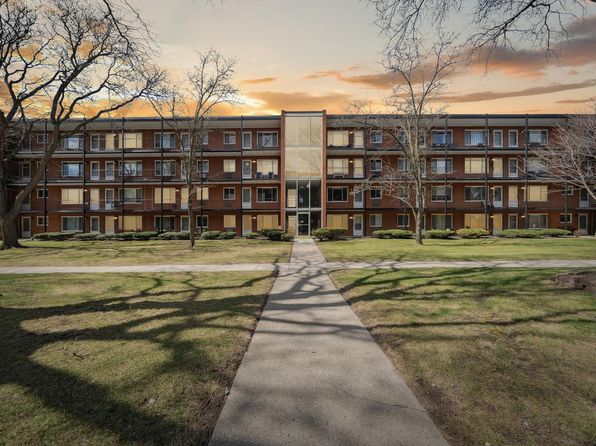 2925 W 13 Mile Rd APT 207, Royal Oak, MI 48073