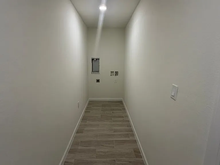 917 Wilmington Pkwy — Photo 2