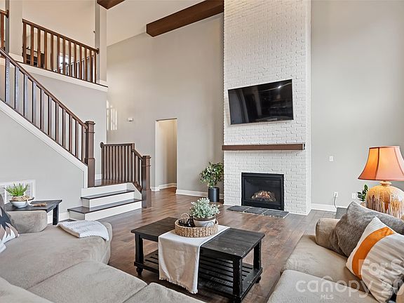 3rd image of 343 Rocky Lane Rd