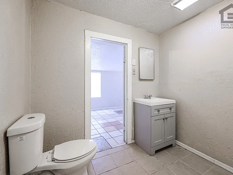 903 W Pierson St — Photo 15