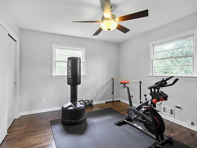 Upstairs bedroom 2