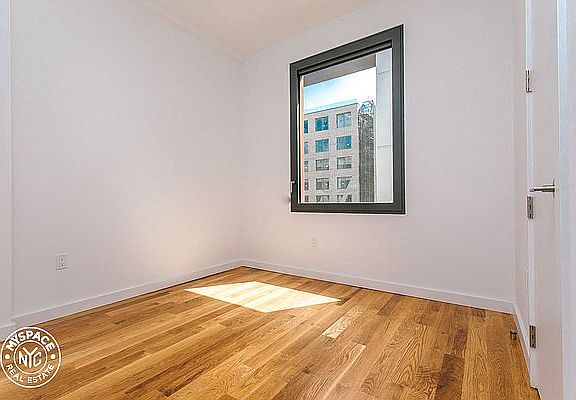 4th image of 123 Melrose St APT 737