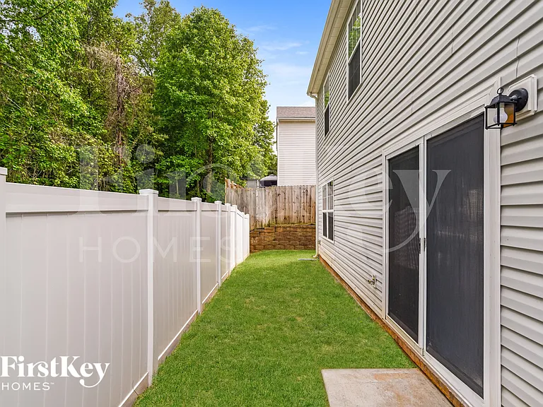 546 River View Dr — Photo 17