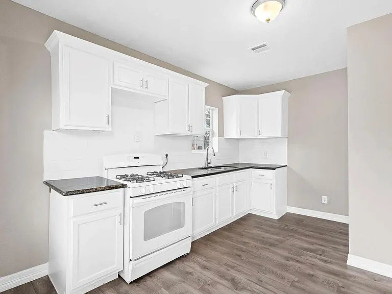 5244 Leeland St #A — Photo 7