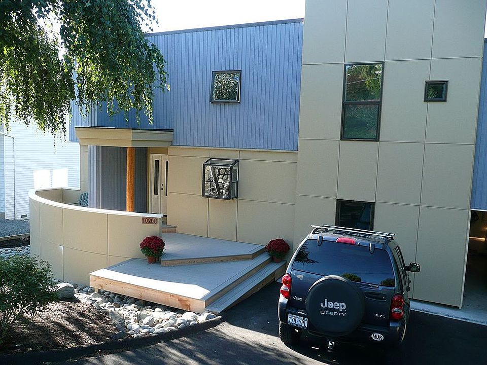 Front View of Home 2010