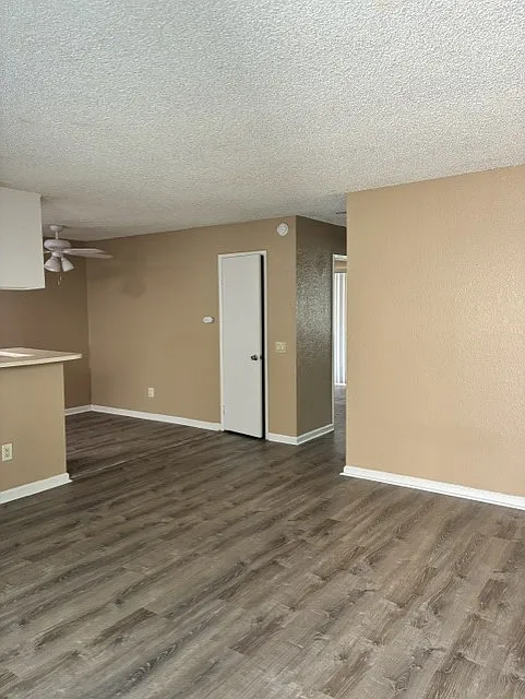4332 Winona Ave #3