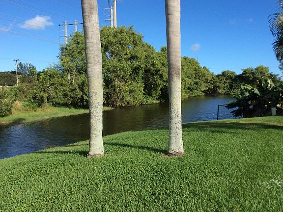 4th image of 9352 Sun Pointe Dr