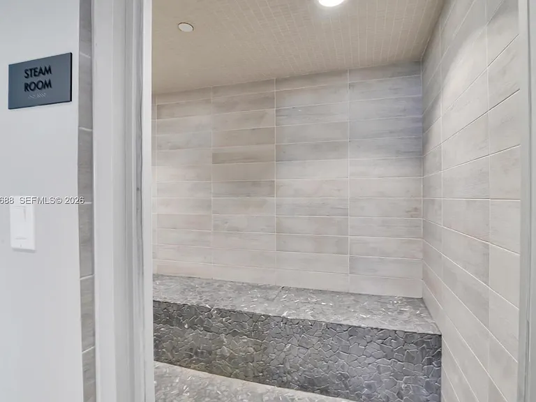 9821 E Bay Harbor Dr #706 — Photo 23