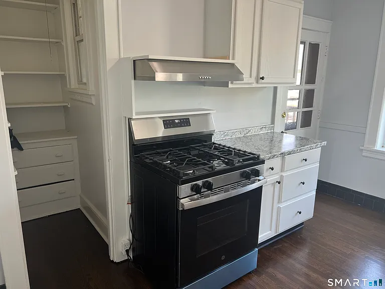 24 Circular Ave #3B — Photo 9