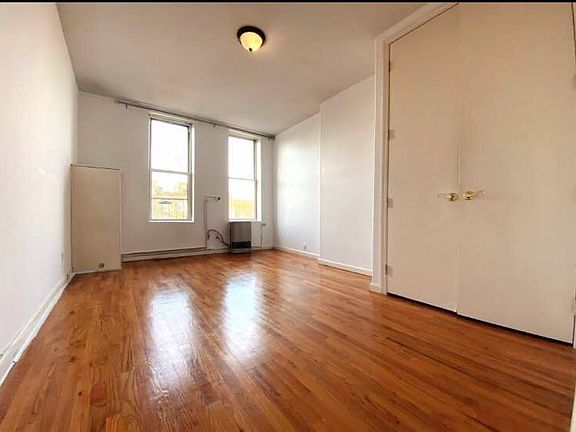4th image of 141 Thames St APT 3