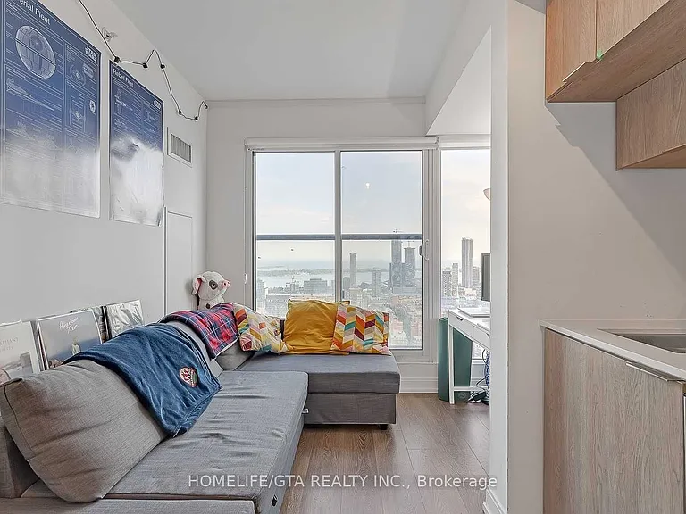 181 Dundas St E #4907 — Photo 6