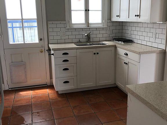 4th image of 305 29th St