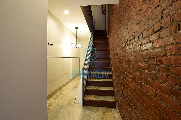 Rented by null | media 33