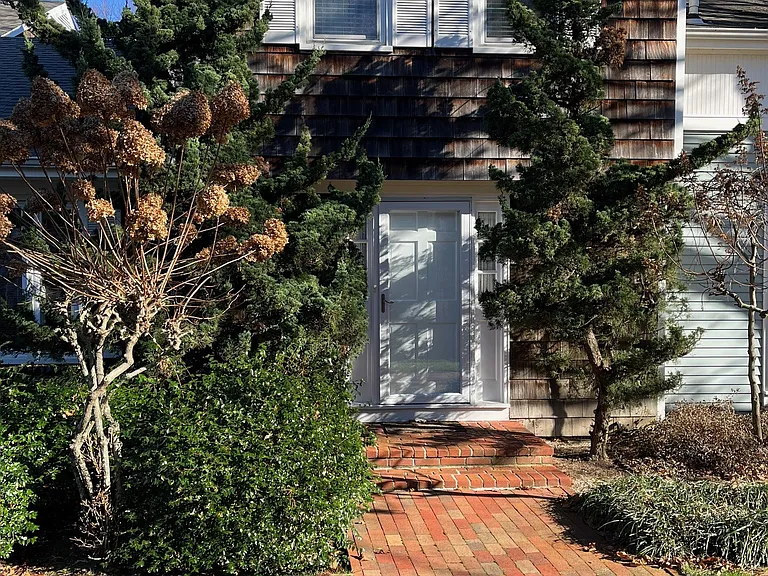 Hampton Rd — Photo 1