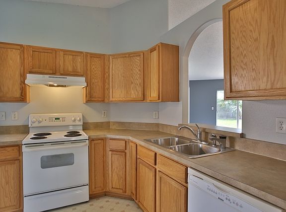 3rd image of 3 Round Mill Ln