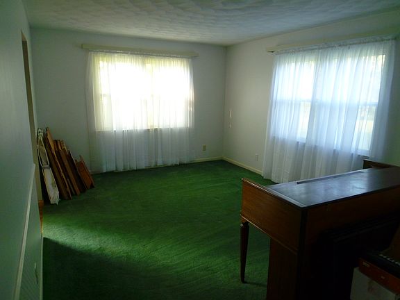 living room 16 1/2 x 11 1/2