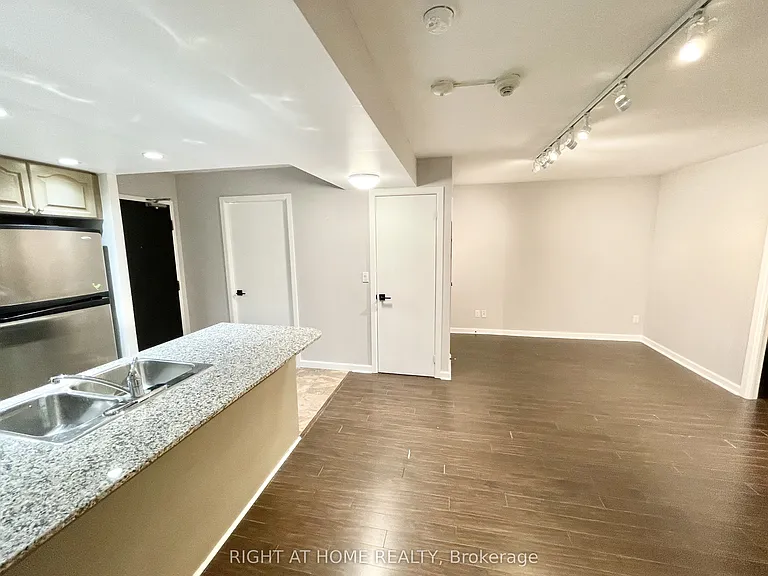 8 Park Rd #2206 — Photo 15
