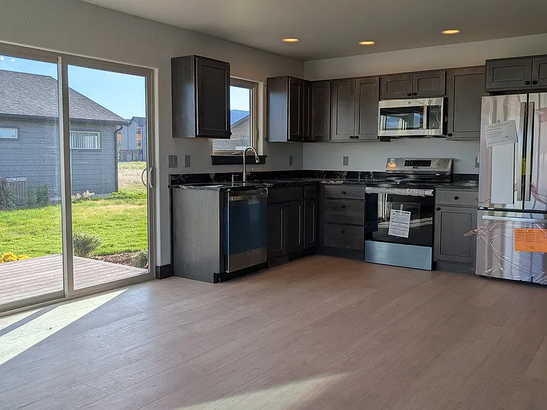 404 Vujo Ln — Photo 3