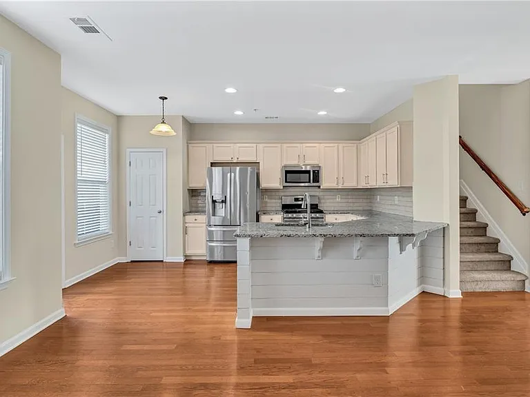6174 Indian Wood Cir SE — Photo 9