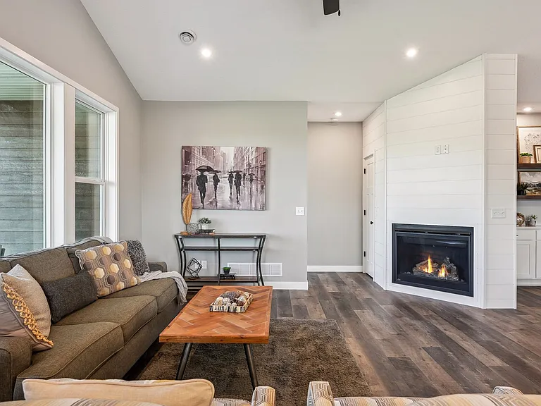 3475 Kachina Ave NE — Photo 8