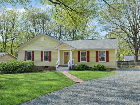 514 Holtz Ln, Cary, NC 27511