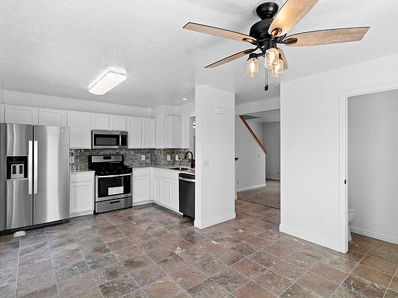 5th image of 611 Royal Troon Dr