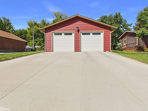 2nd image of 608 S 18th St