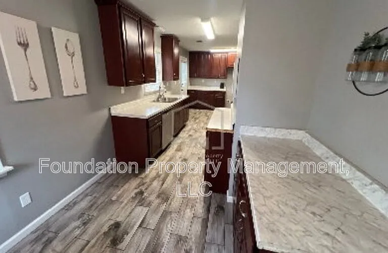 6236 Haddington Dr — Photo 4